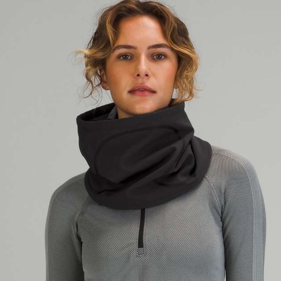 lululemon athletica Accessories - Lululemon Glyde Velvet Fleece Neck Warmer
Black